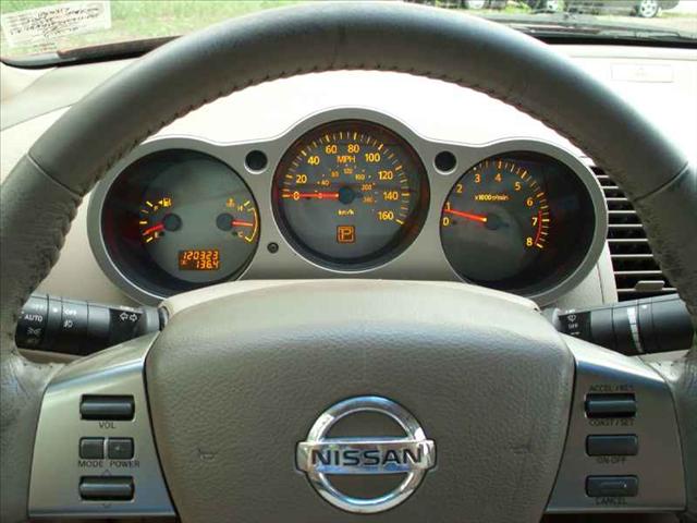 2004 Nissan Maxima ST Pickup 4D 5 1/2 Ft