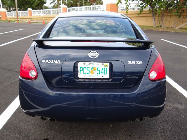 2004 Nissan Maxima SE