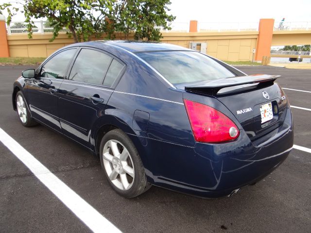 2004 Nissan Maxima SE