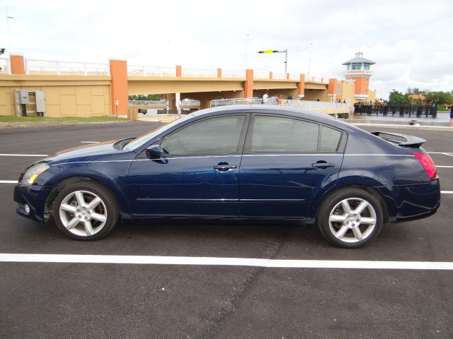 2004 Nissan Maxima SE