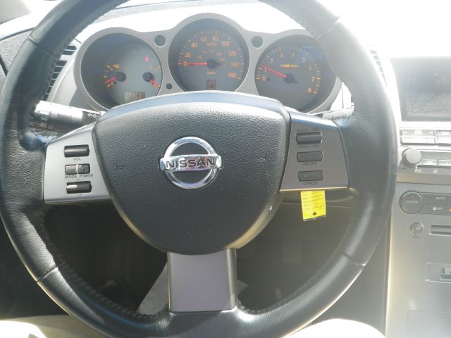 2004 Nissan Maxima SE