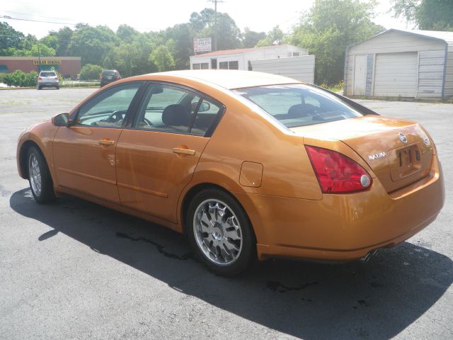 2004 Nissan Maxima SE