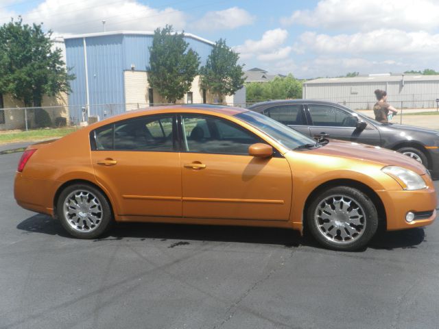 2004 Nissan Maxima SE