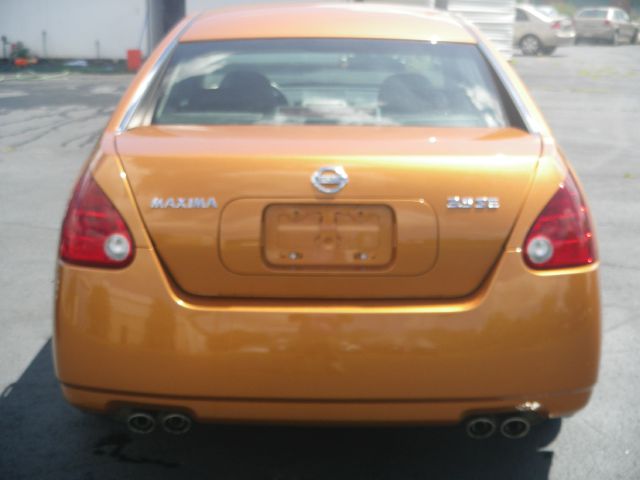 2004 Nissan Maxima SE