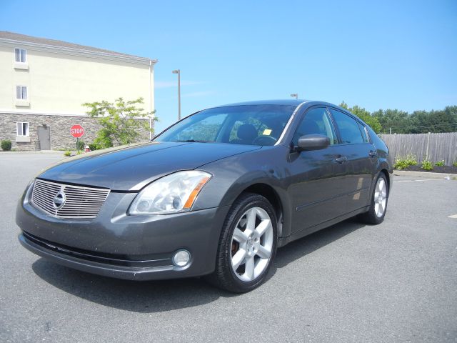 2004 Nissan Maxima SE