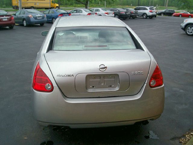 2004 Nissan Maxima SE