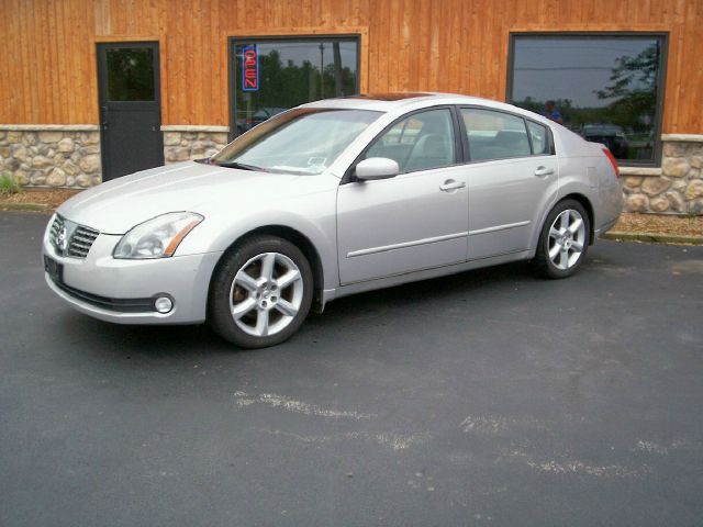 2004 Nissan Maxima SE