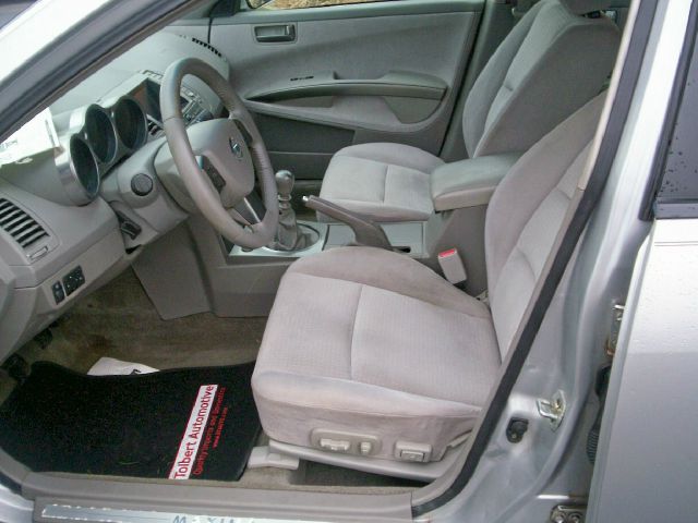 2004 Nissan Maxima SE