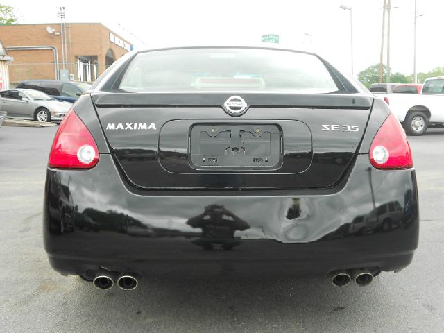 2004 Nissan Maxima SE