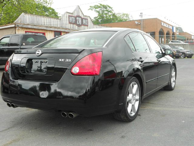 2004 Nissan Maxima SE