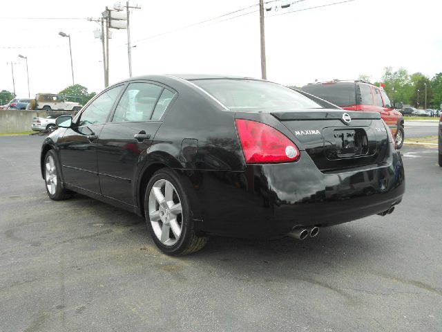 2004 Nissan Maxima SE