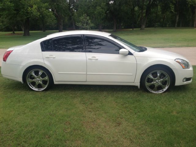 2004 Nissan Maxima SE