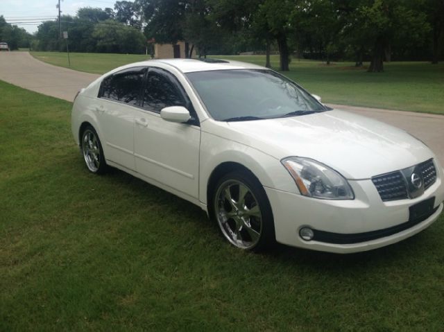 2004 Nissan Maxima SE