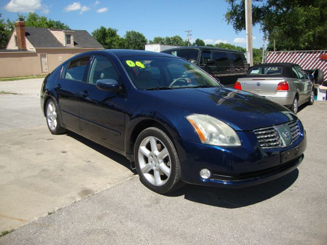 2004 Nissan Maxima SE