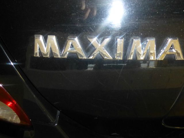 2004 Nissan Maxima SE