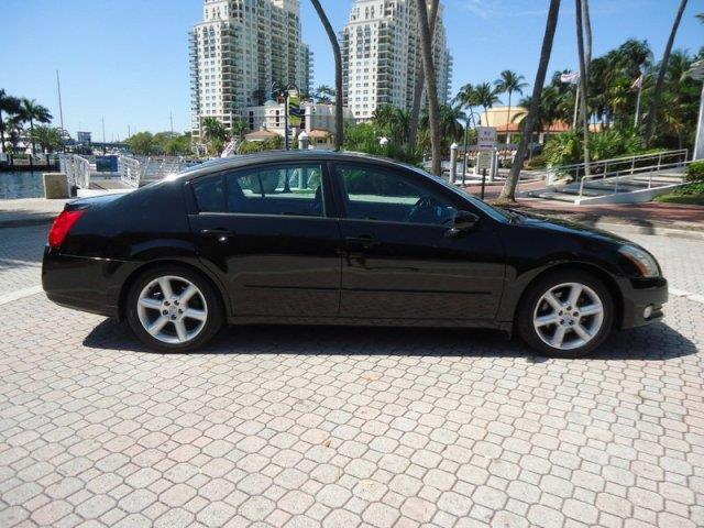 2004 Nissan Maxima LE