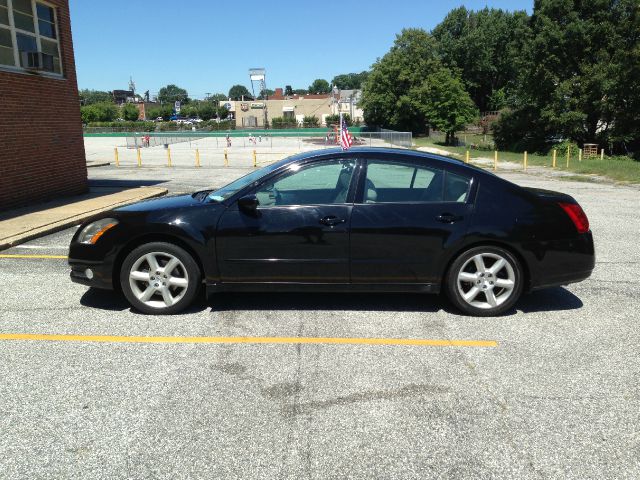 2004 Nissan Maxima SE