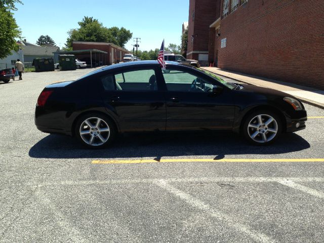 2004 Nissan Maxima SE