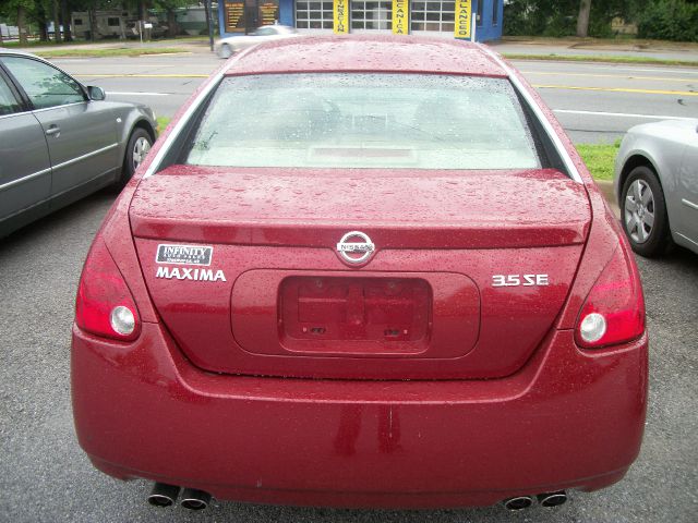 2004 Nissan Maxima SE