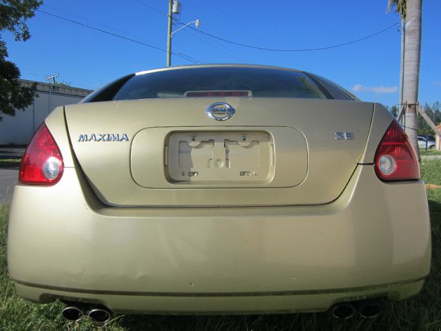 2004 Nissan Maxima SE