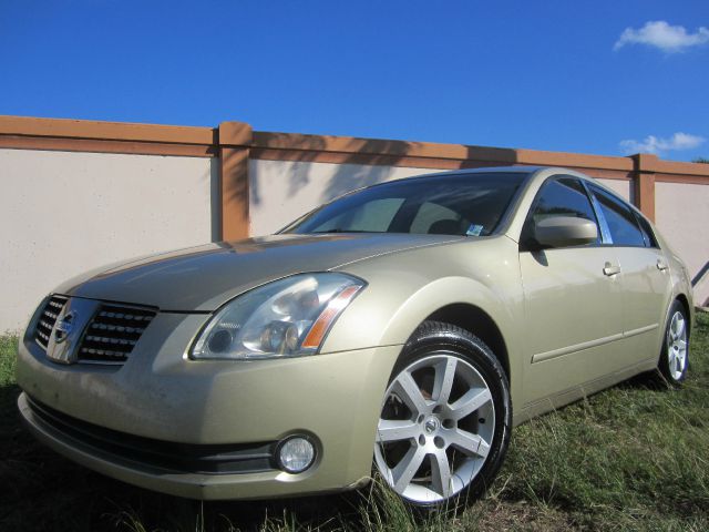 2004 Nissan Maxima SE