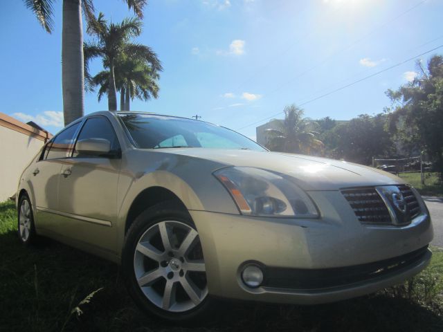 2004 Nissan Maxima SE