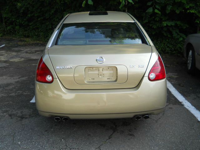 2004 Nissan Maxima SE