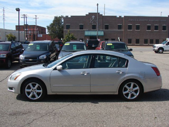 2004 Nissan Maxima SE