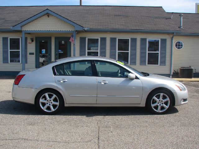 2004 Nissan Maxima SE