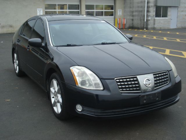 2004 Nissan Maxima SE