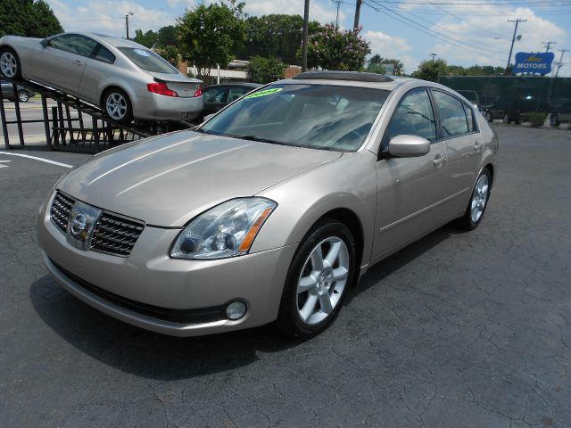 2004 Nissan Maxima SE