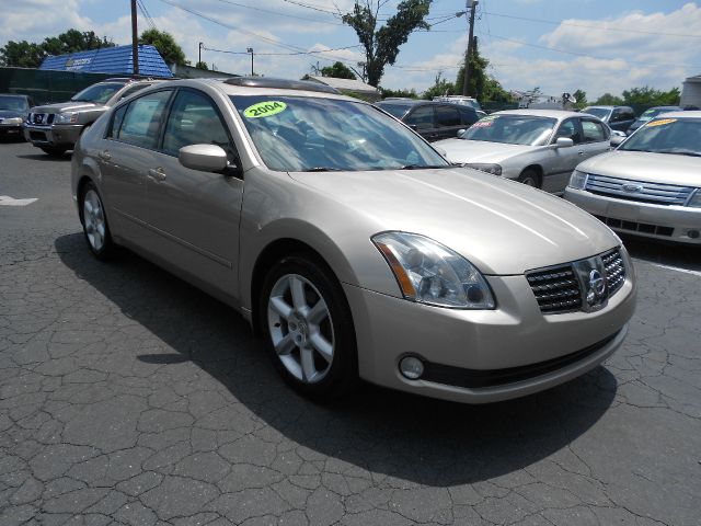 2004 Nissan Maxima SE