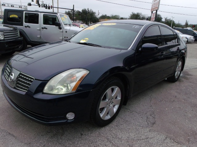 2004 Nissan Maxima SE