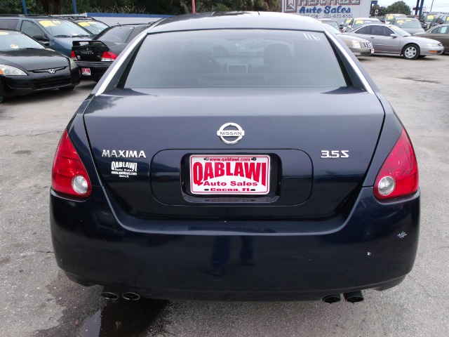 2004 Nissan Maxima SE