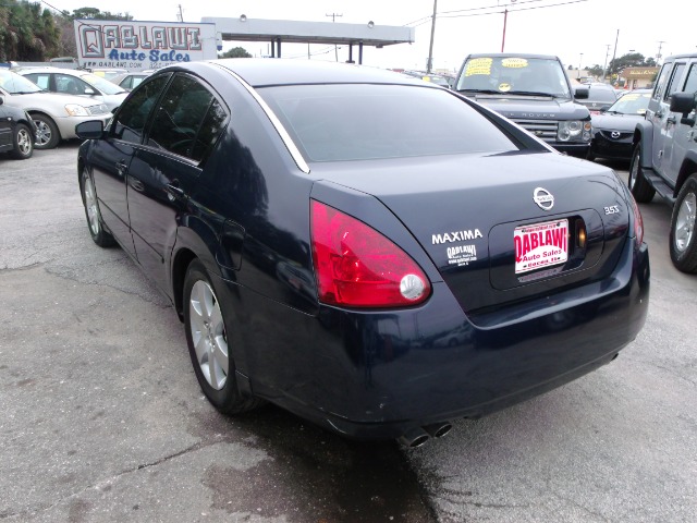 2004 Nissan Maxima SE