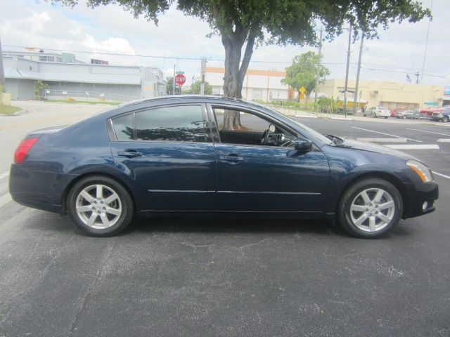 2004 Nissan Maxima SE