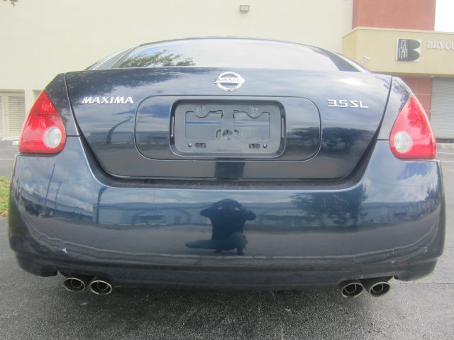 2004 Nissan Maxima SE