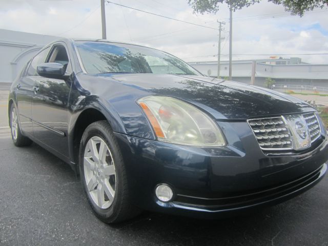 2004 Nissan Maxima SE