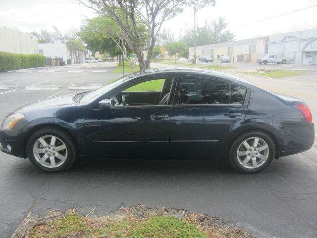 2004 Nissan Maxima SE