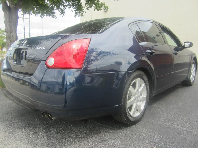 2004 Nissan Maxima SE