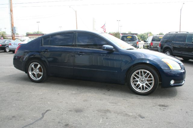 2004 Nissan Maxima SE