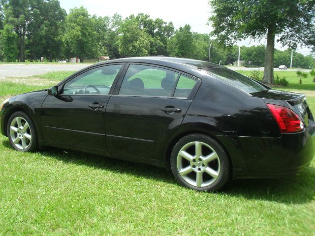 2004 Nissan Maxima SE