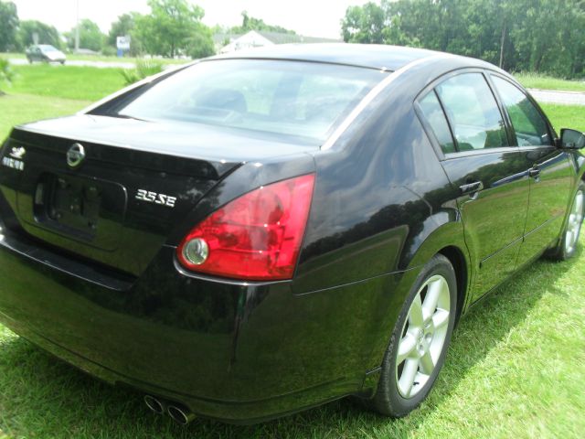 2004 Nissan Maxima SE