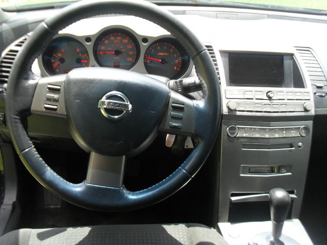 2004 Nissan Maxima SE