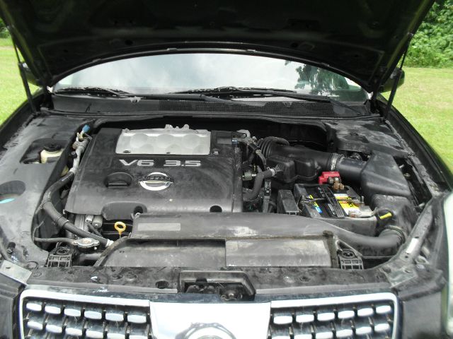 2004 Nissan Maxima SE