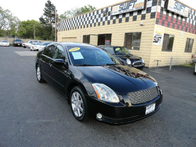 2004 Nissan Maxima SE