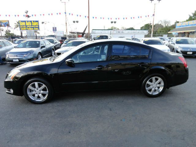 2004 Nissan Maxima SE