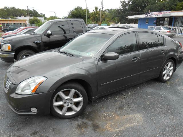 2004 Nissan Maxima SE