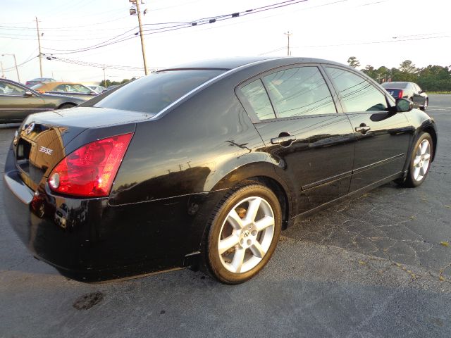 2004 Nissan Maxima SE