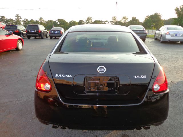 2004 Nissan Maxima SE